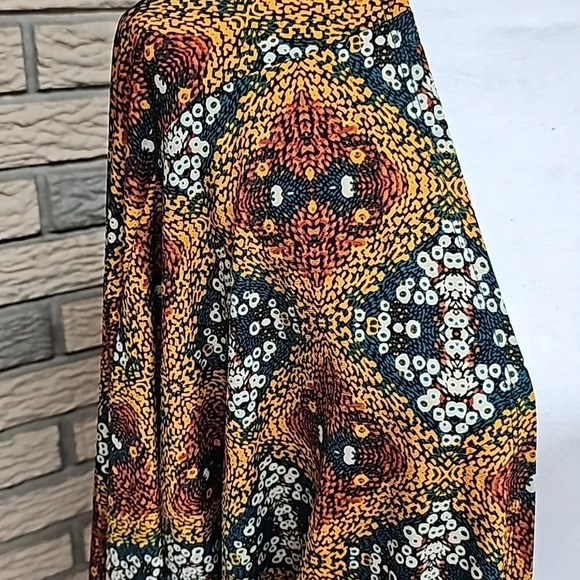 LuLaRoe Kimomo Sz M Like New - Picture 2 of 8